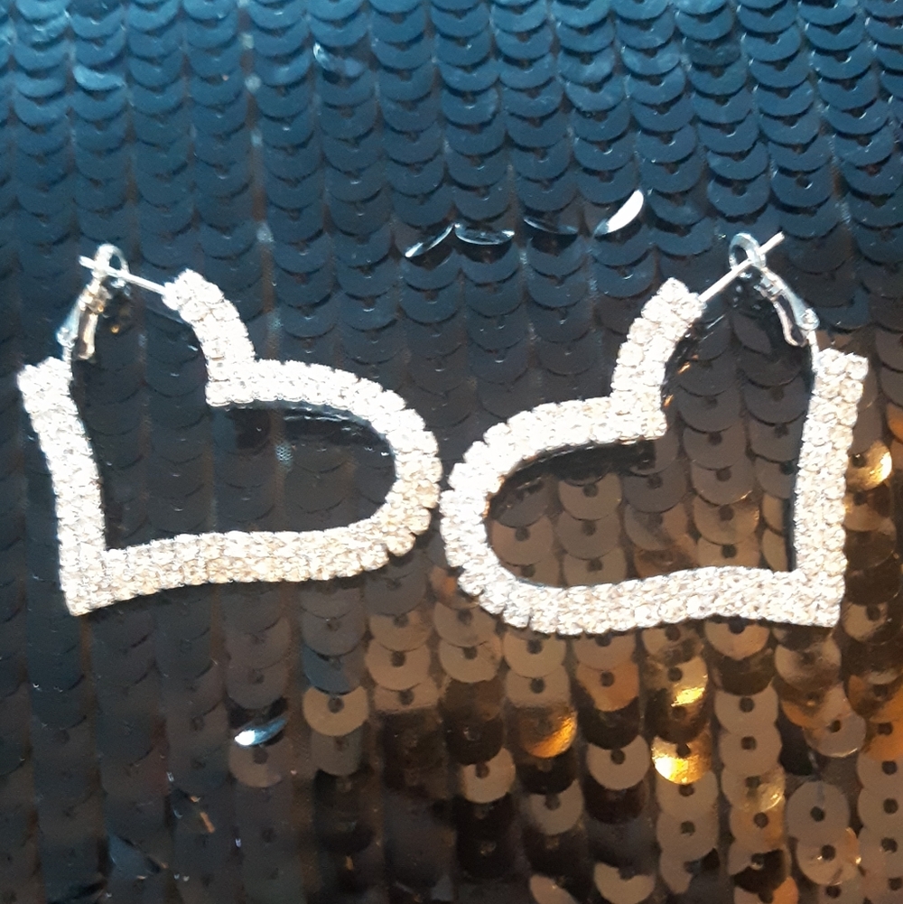 New Elegant Silver Rhinestone Heart Earrings